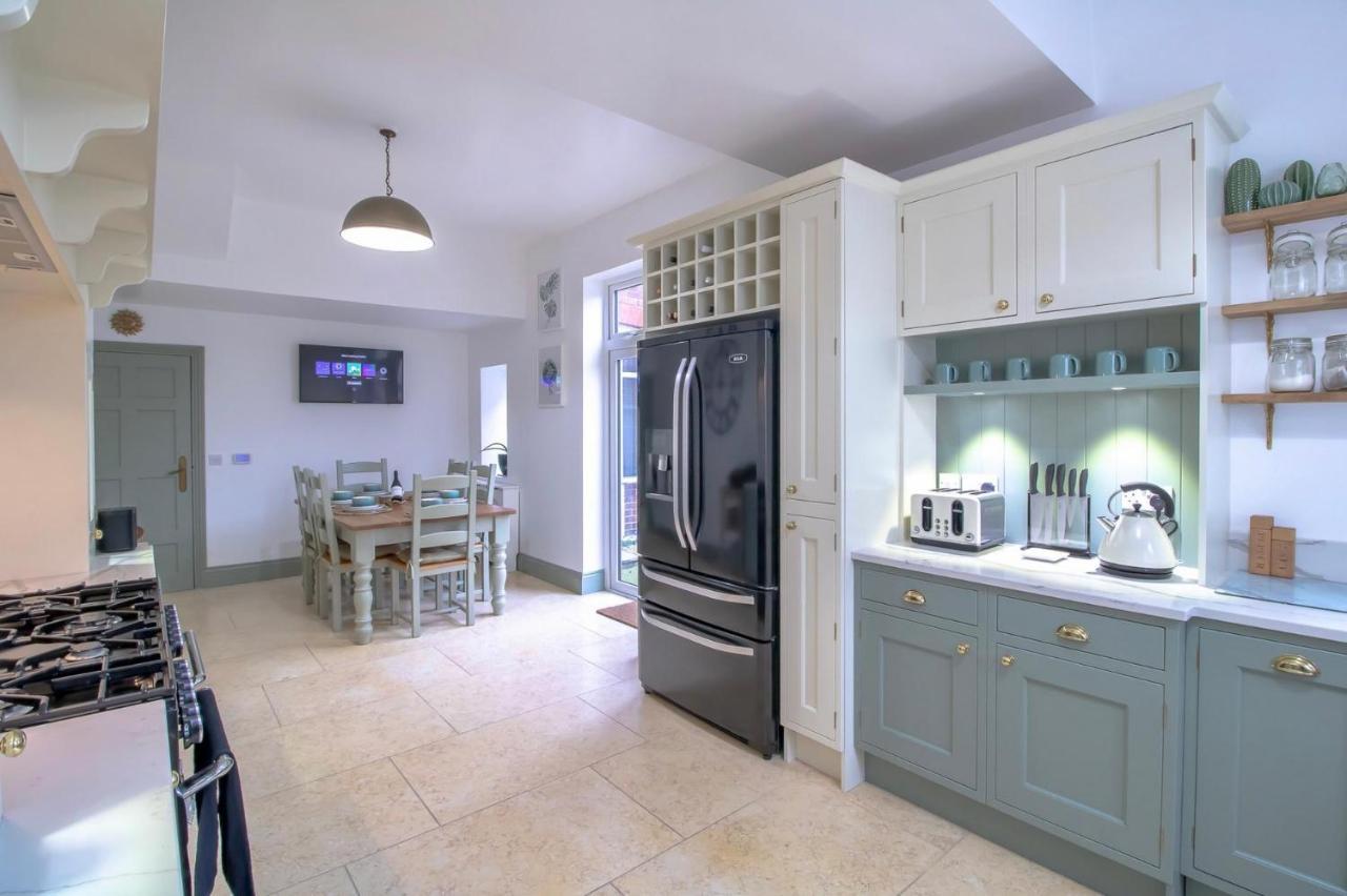 Fabulously Unique 3 Bedroom Home Sunderland Съндърланд Екстериор снимка
