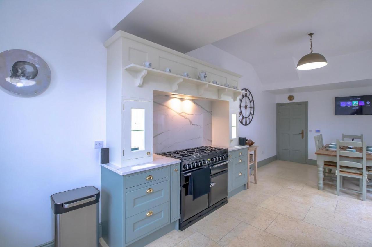 Fabulously Unique 3 Bedroom Home Sunderland Съндърланд Екстериор снимка